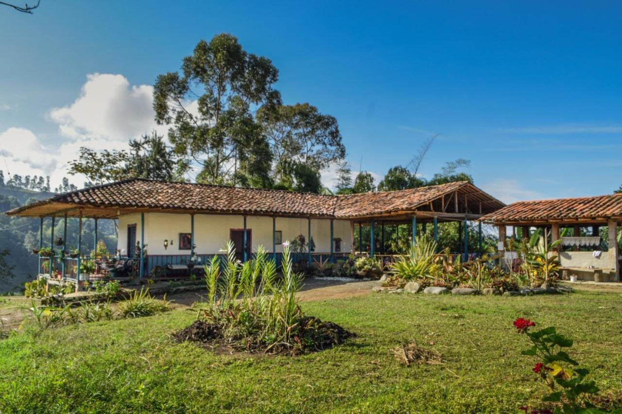 Hostal Rural La Montana Alquiyapura Salento Esterno foto